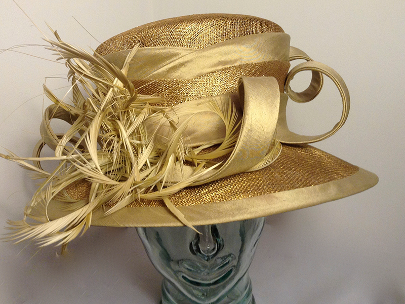Hat 586 Gold