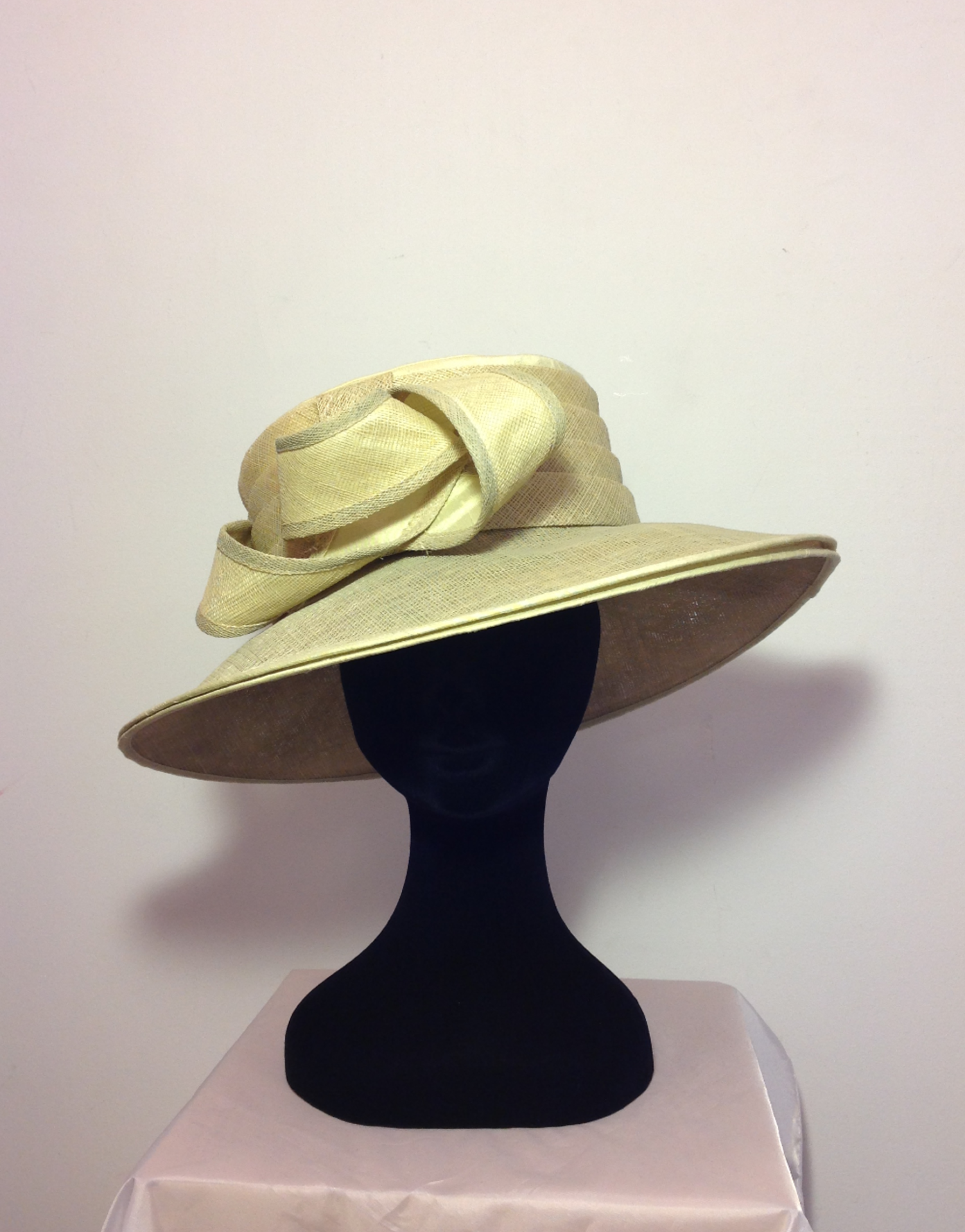  Lemon Silk Hat