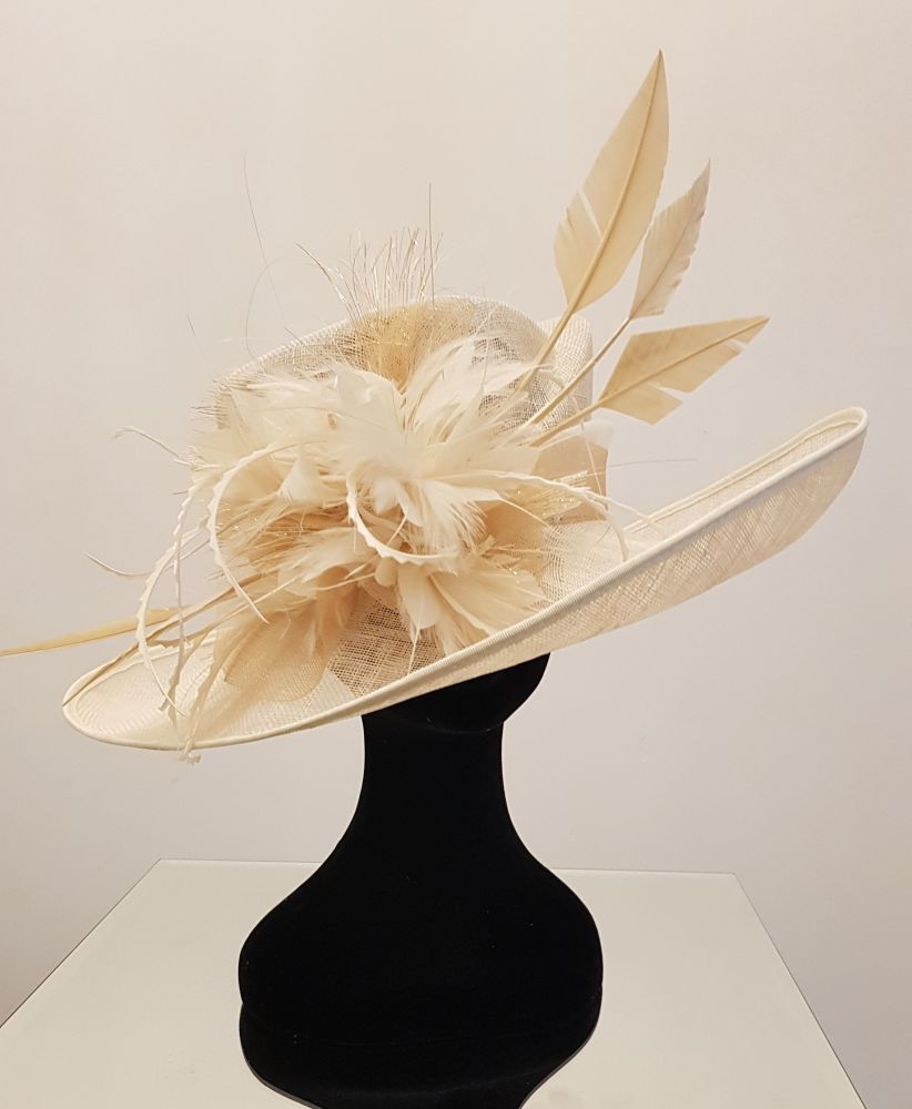 Hat 1941 - Large Ivory
