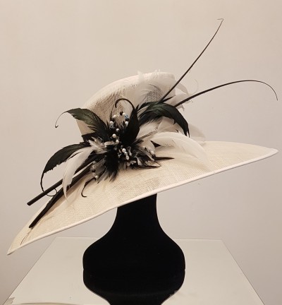 Extra Large Ivory & Black Hat